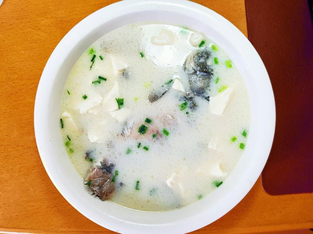 奶白鲫鱼汤