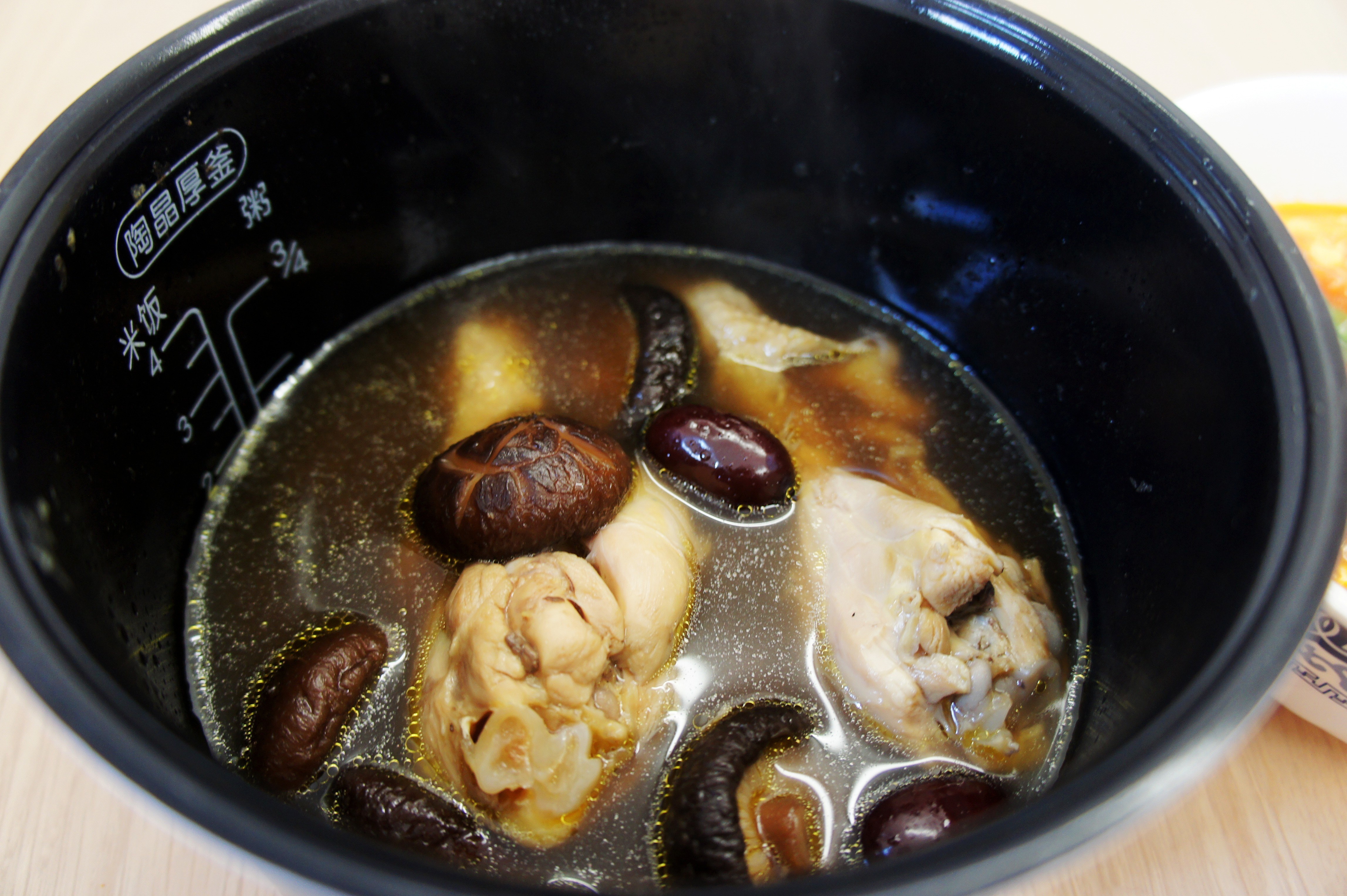 电饭锅香菇鸡汤