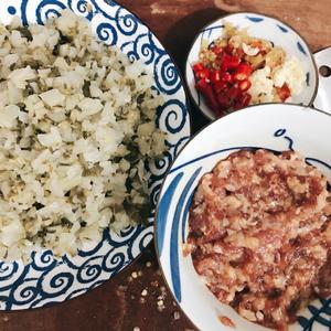 米饭杀手：糟白菜炒肉末的做法 步骤1