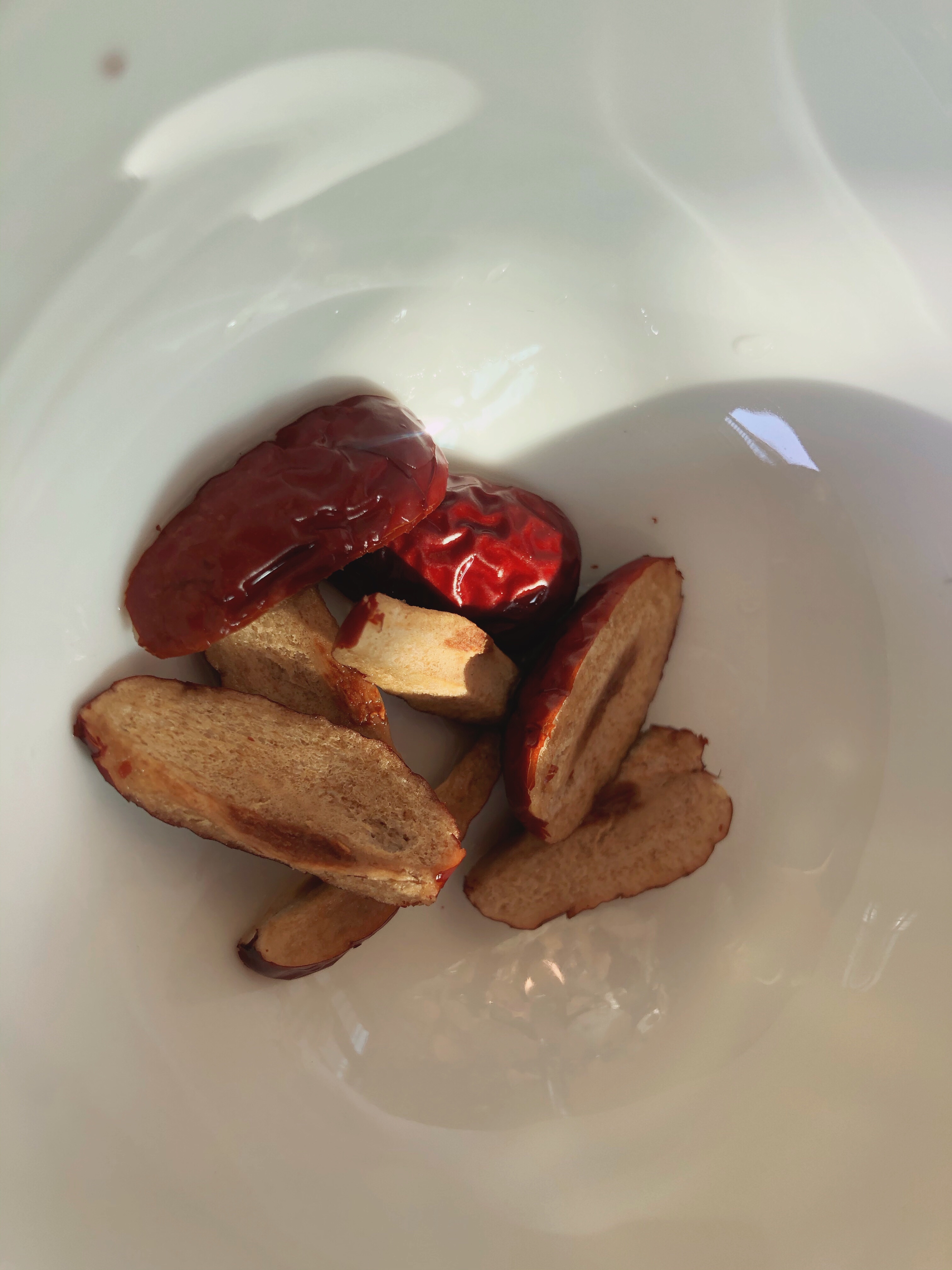 一碗美容养颜的桃胶皂角米雪燕炖红糖奶的做法 步骤6