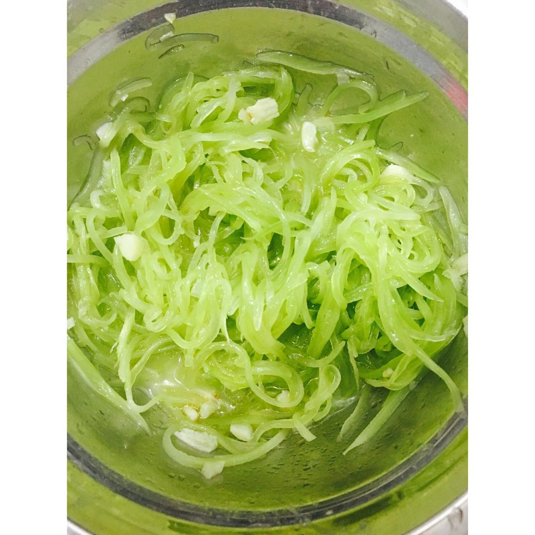 凉拌莴笋丝
