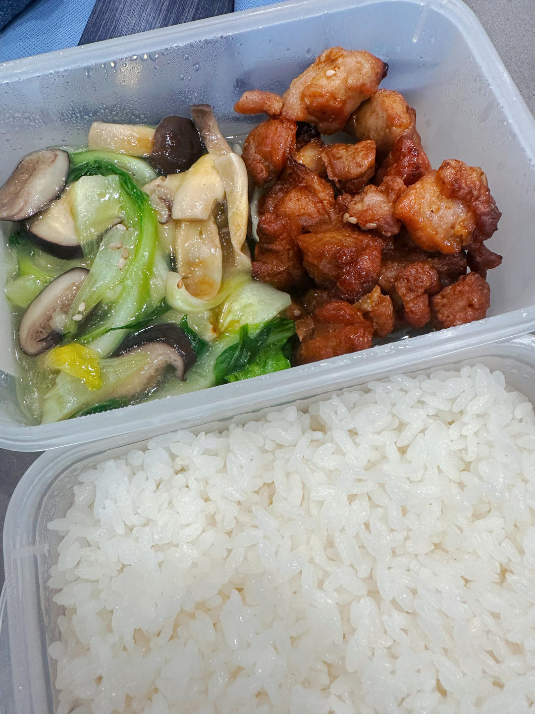 一人暮らしって何か食べよう