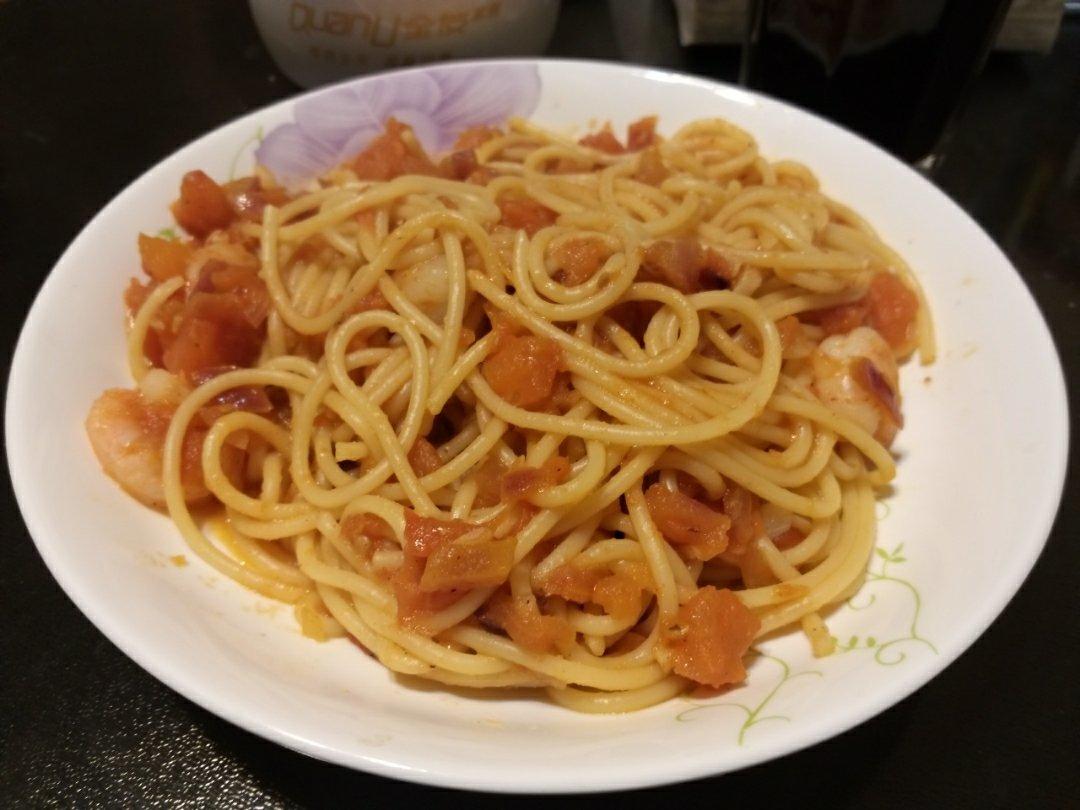 虾仁蕃茄意大利面