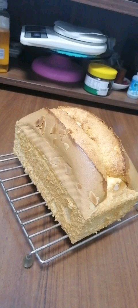 蛋糕店超🔥的金枕蛋糕｜口感绵密🍰松松软软