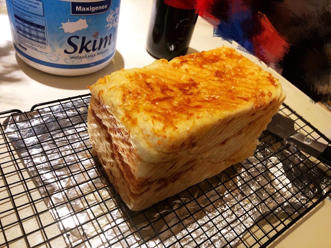 香葱肉松手撕吐司