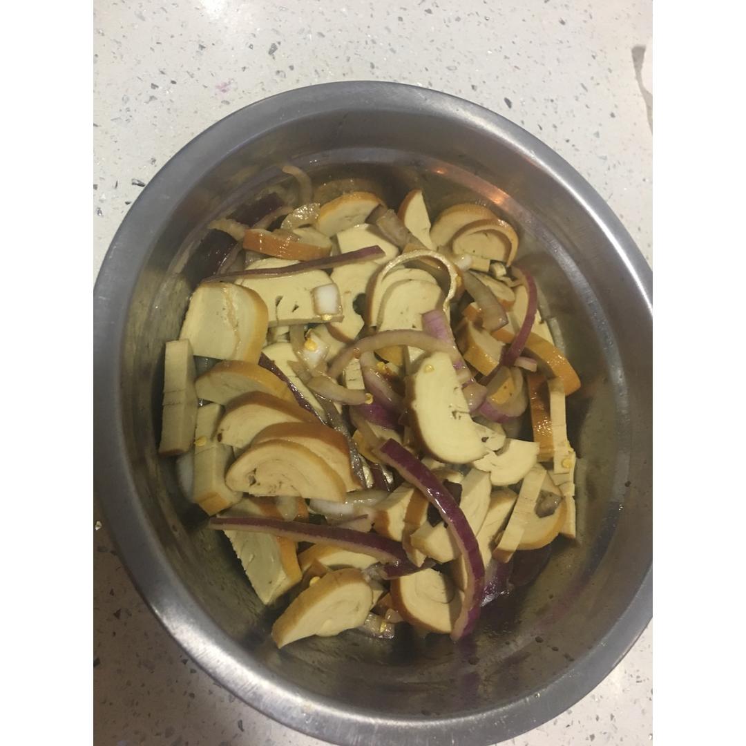 洋葱拌豆卷