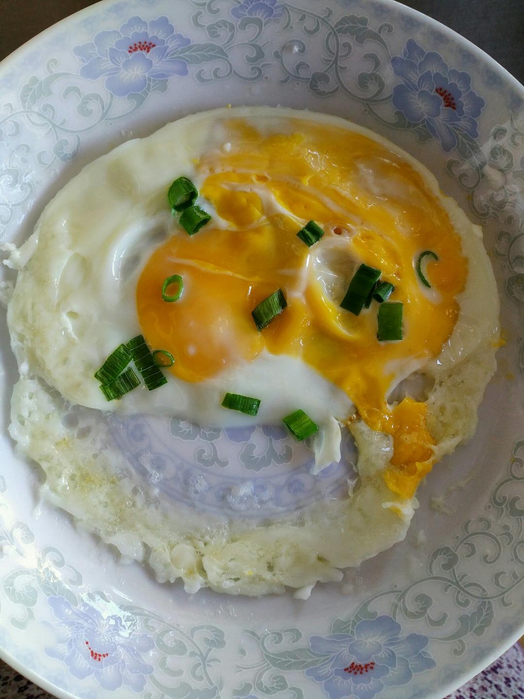 谨1002做的30秒超快手无油椒盐煎蛋