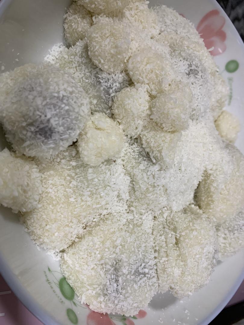 自制糯米糍（花生黑芝麻和豆沙夹心）