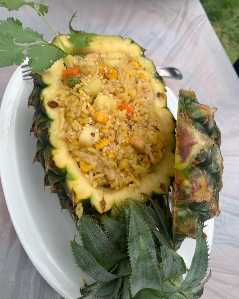 黄金菠萝蛋炒饭（好吃到停不下来）