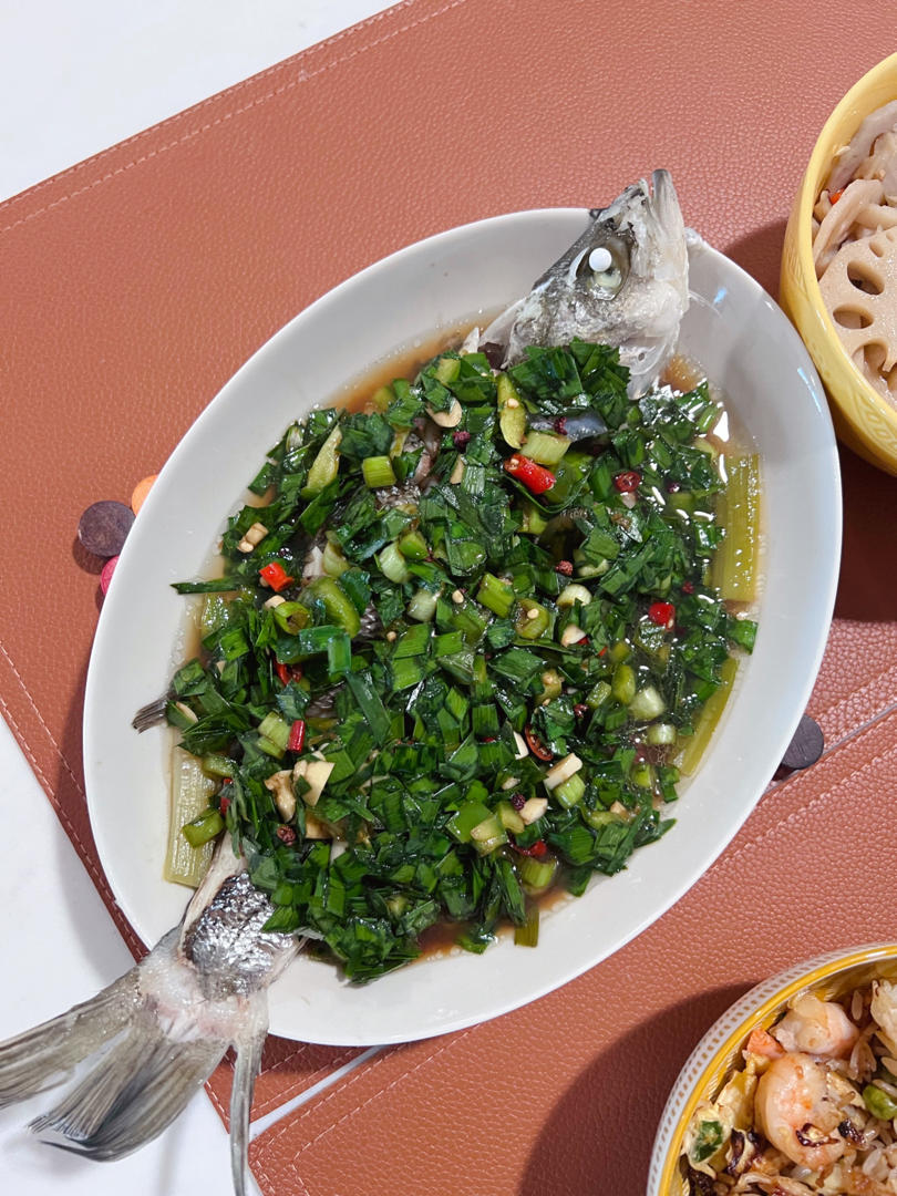 凉拌鲫鱼（韭菜）