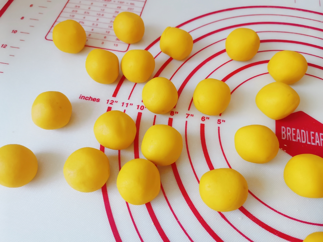 椰蓉黄金麻薯球-北鼎蒸炖锅食谱的做法 步骤15