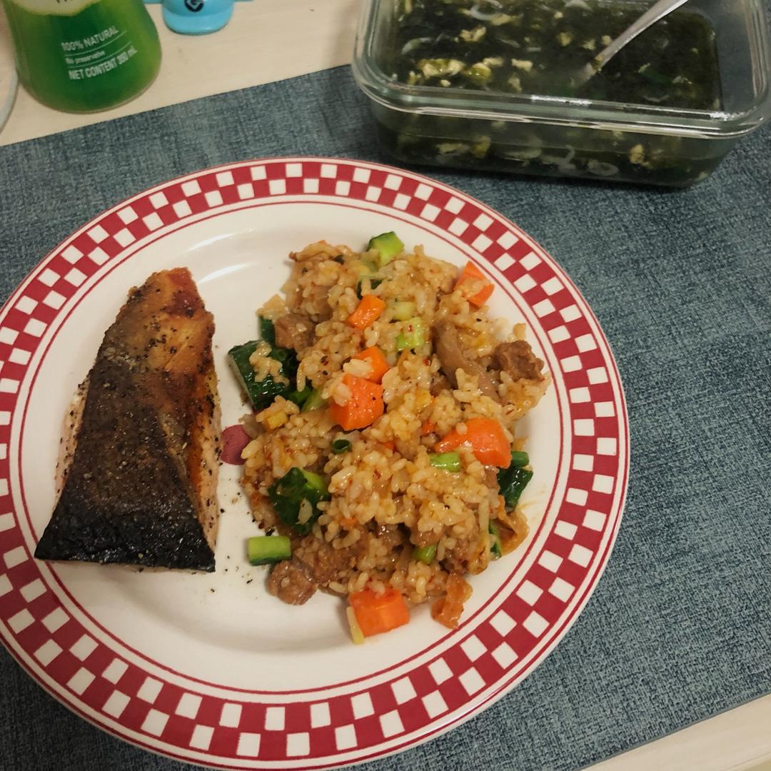 脆皮嫩肉——极致煎三文鱼