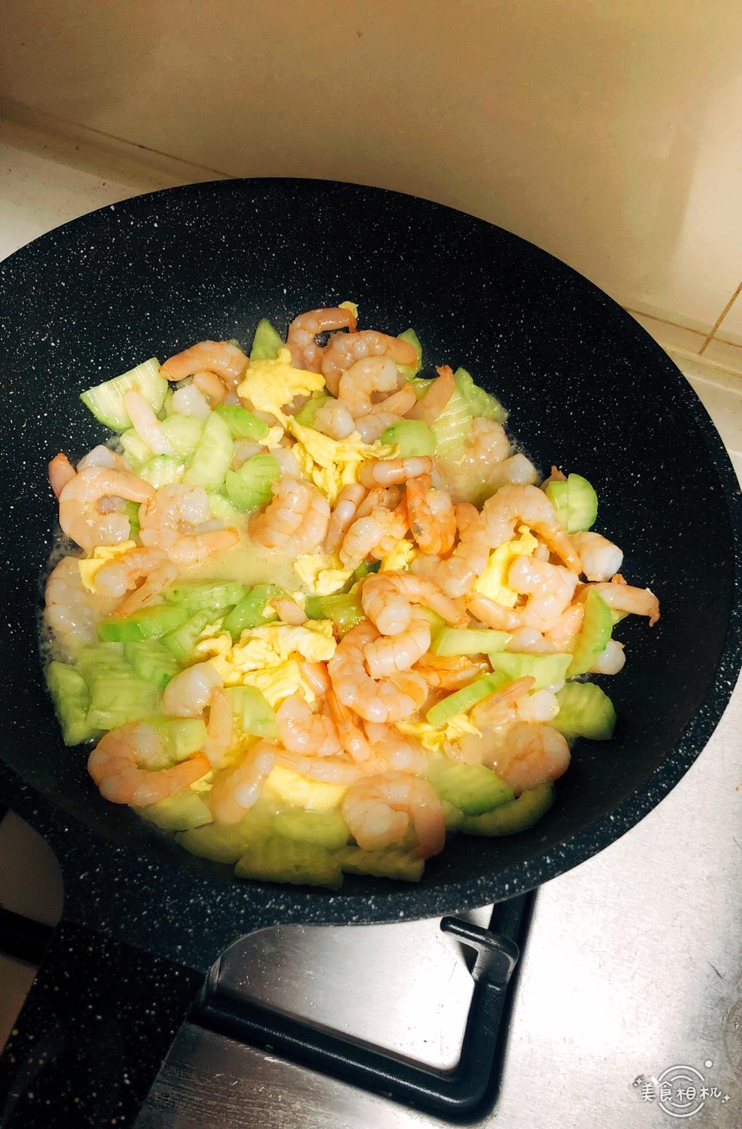 虾仁鸡蛋黄瓜