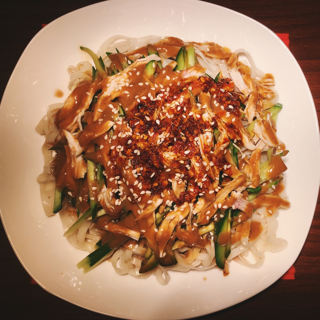 【鸡丝凉面】