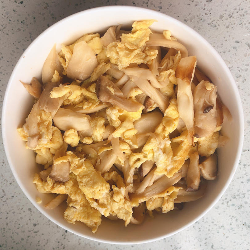 杏鲍菇炒鸡蛋