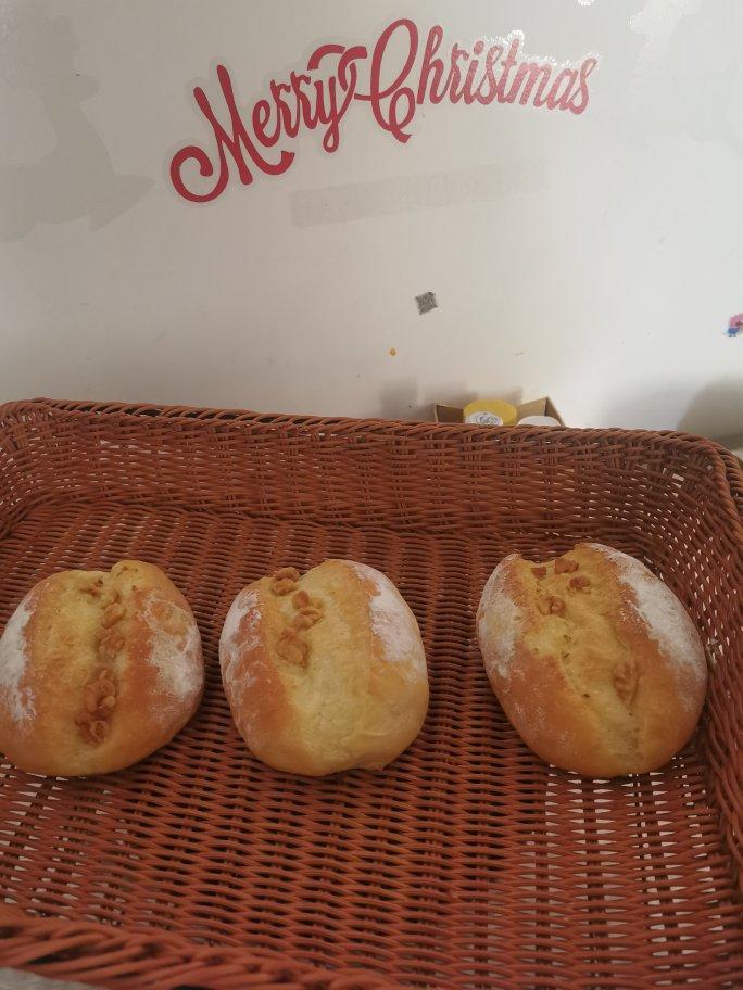 黄油核桃法式切片面包