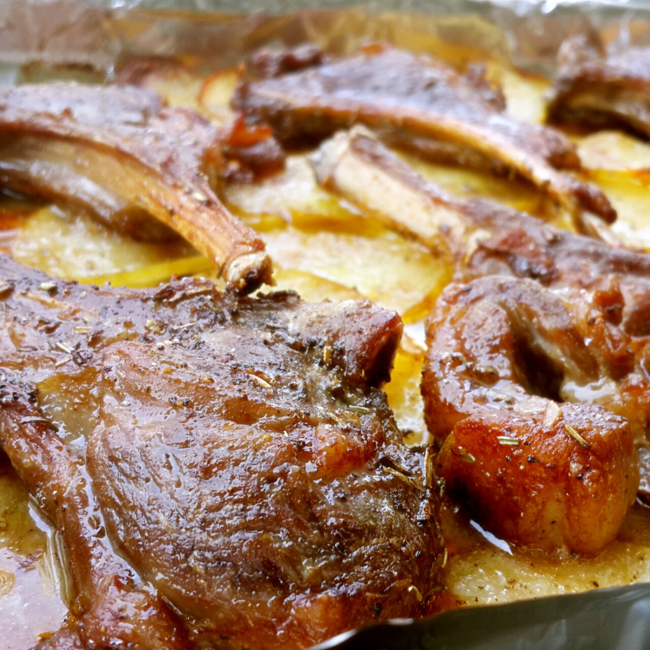 孜然羊排烤土豆