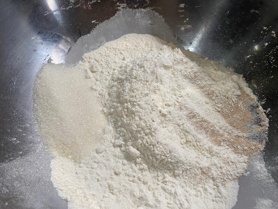 纯奶手撕吐司的做法 步骤1