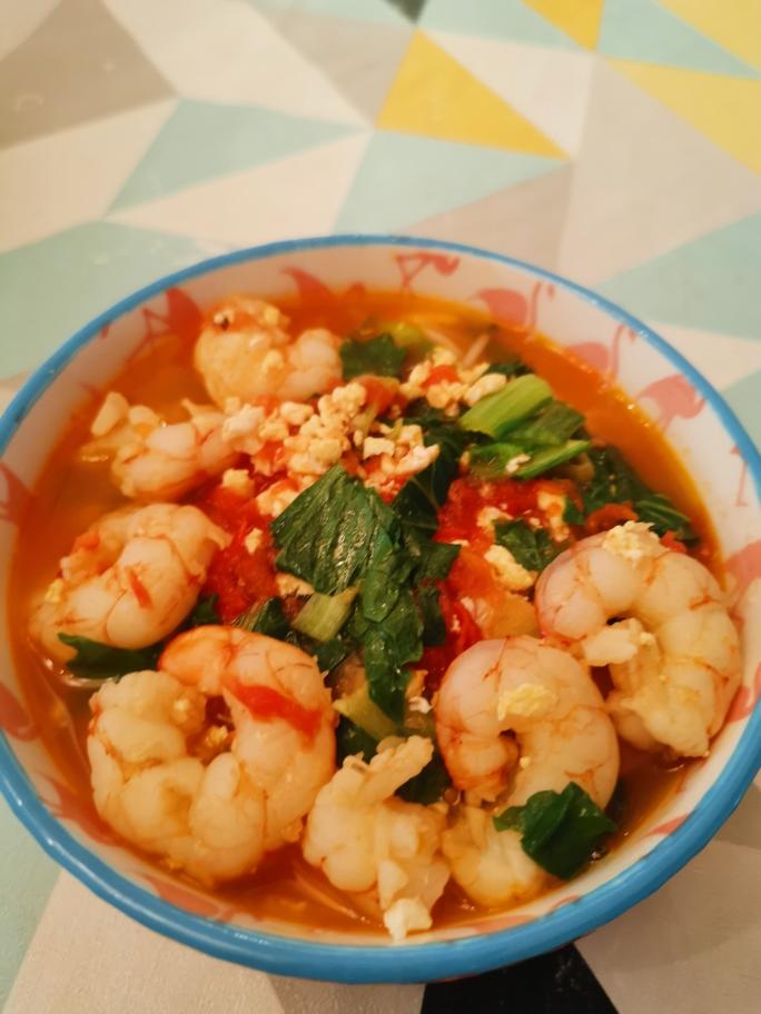 西红柿鸡蛋鲜虾面
