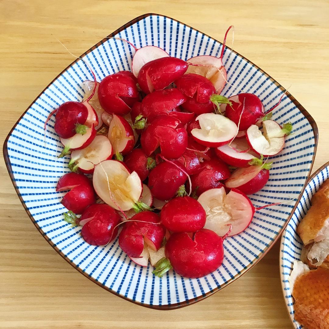 larvin不会做菜做的凉拌小红萝卜