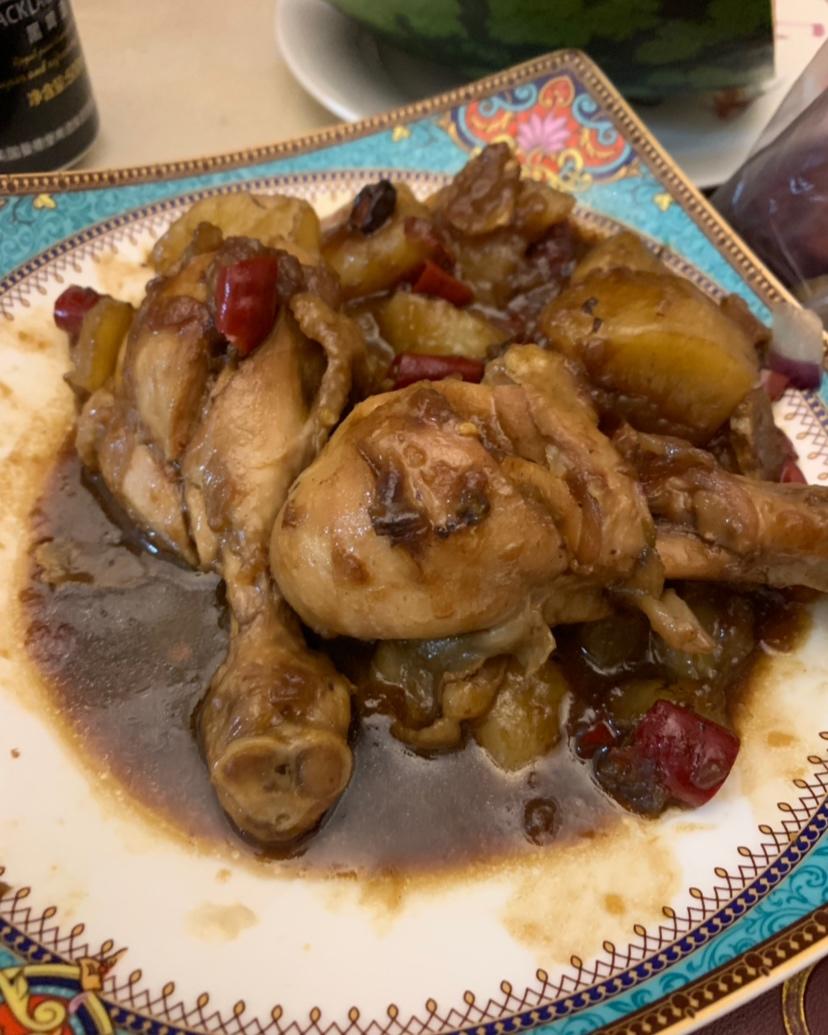 鸡腿炖土豆