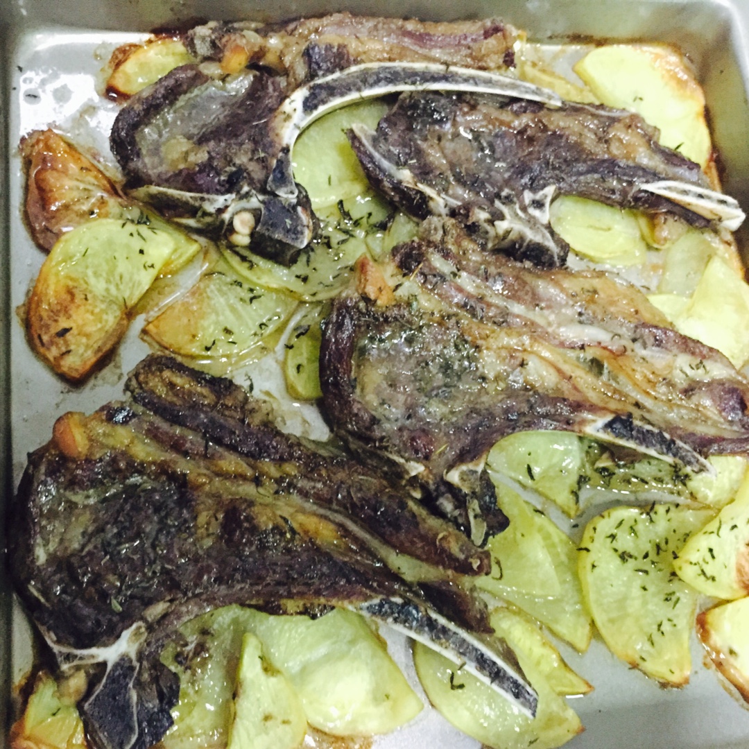 孜然羊排烤土豆