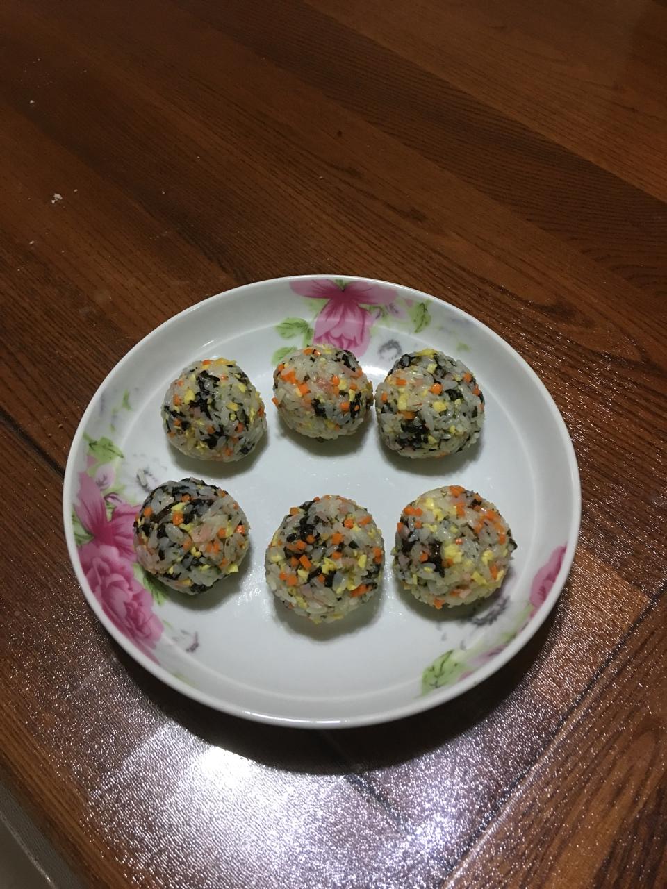 饭团🍙