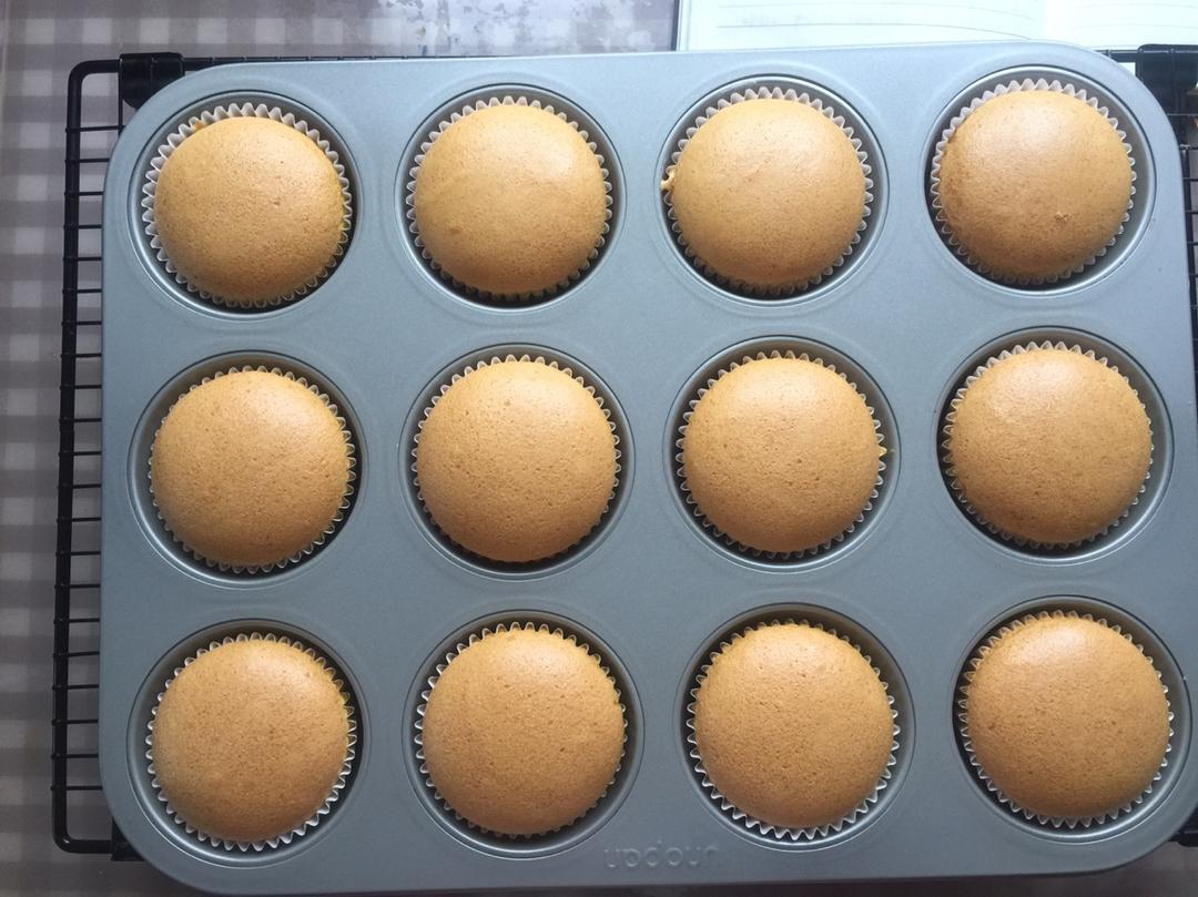 不塌不皱的光滑圆润版纸杯戚风（内含减糖版宝宝可吃）