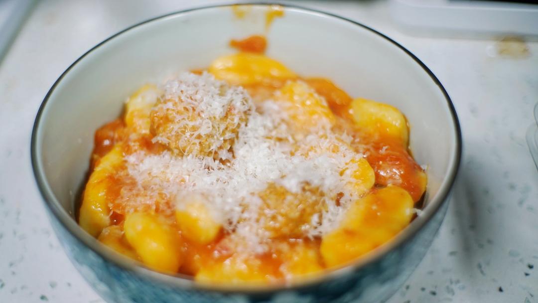 土豆团子意面 + 鼠尾草黄油汁