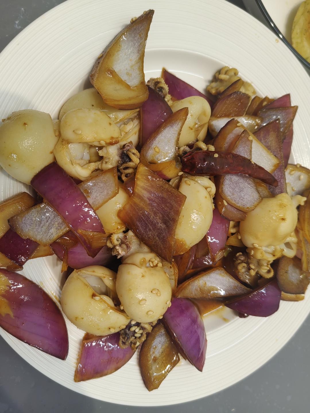 麻辣炒墨鱼仔（干锅墨鱼仔）