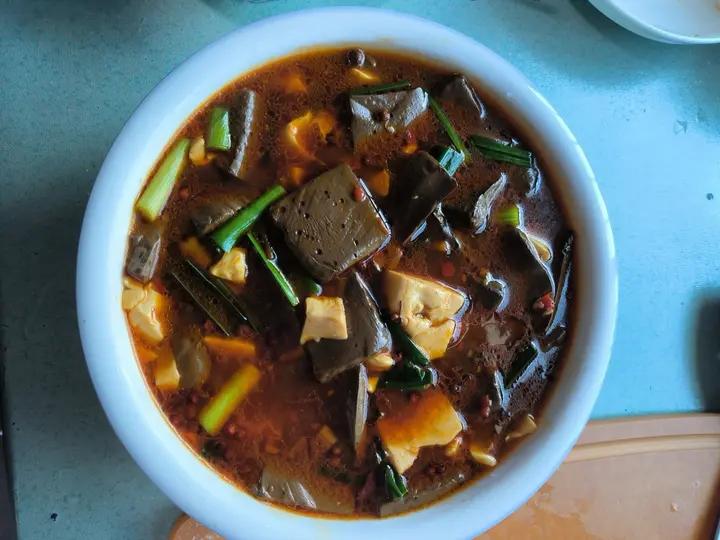 鸭血炖豆腐
