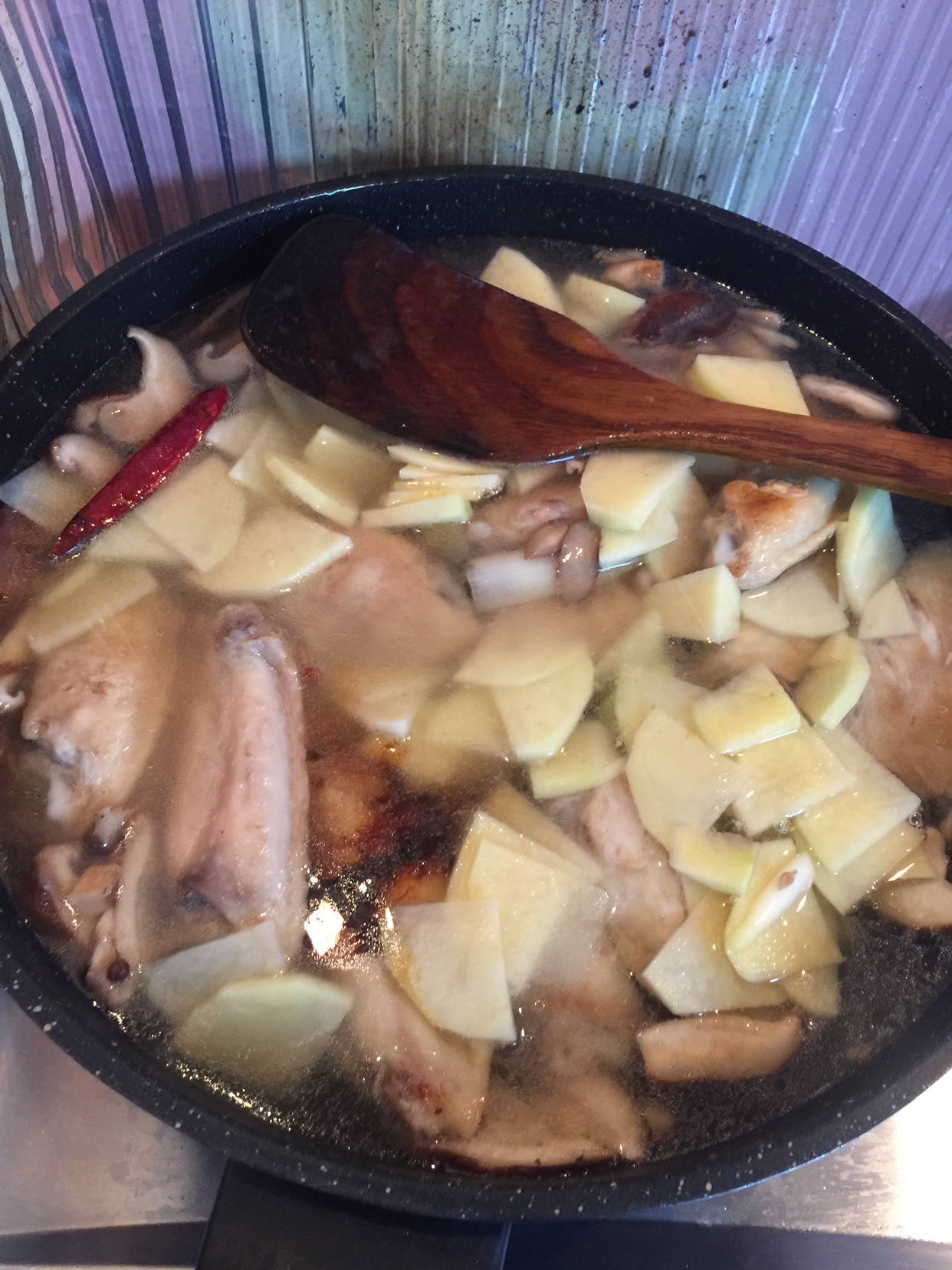 鸡翅沙锅煲的做法 步骤4