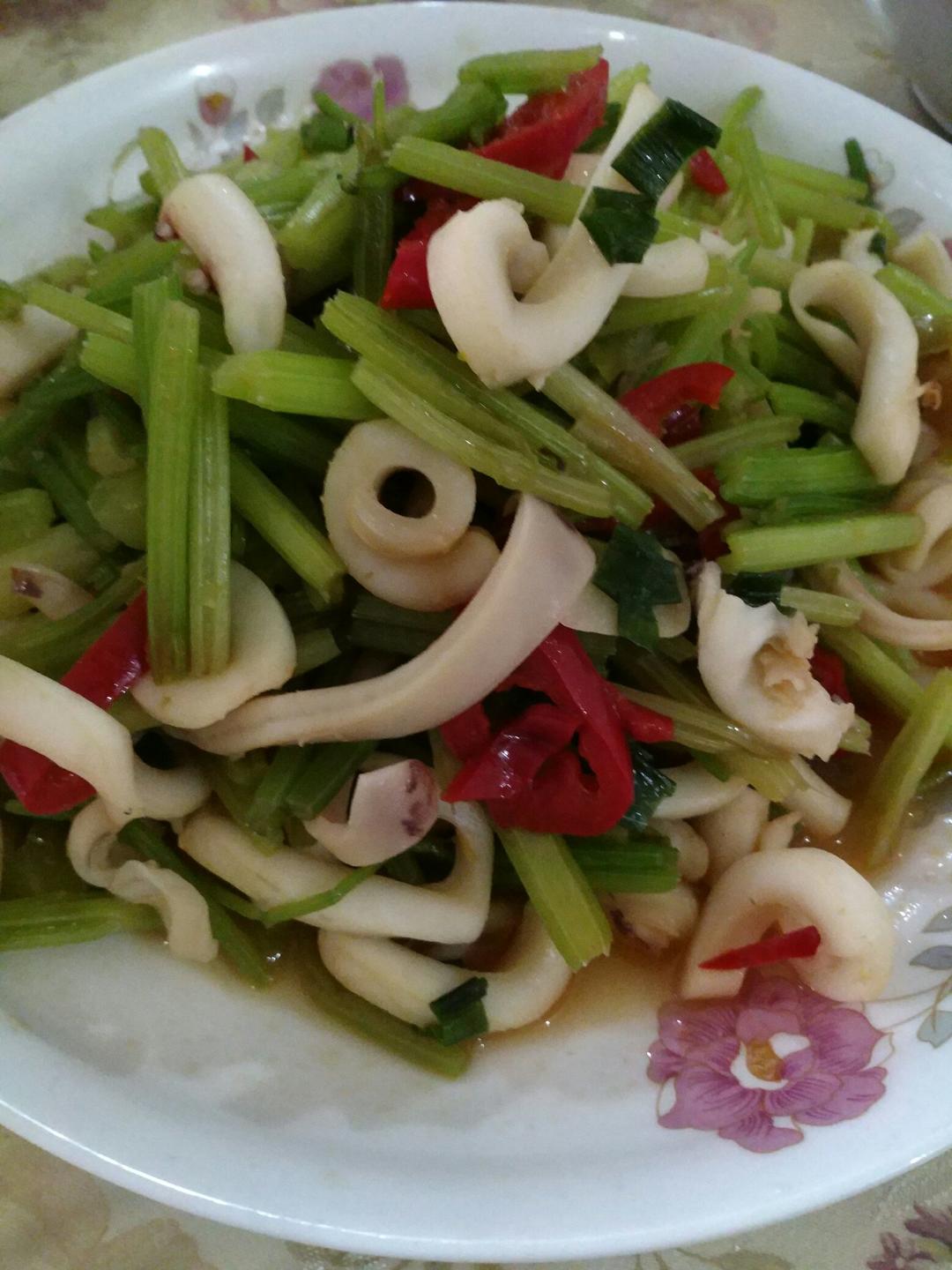 速炒芹菜鱿鱼（墨鱼）