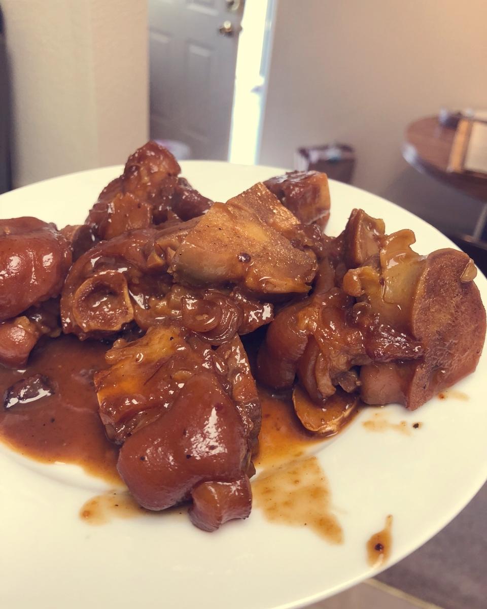 美味的家常菜：红烧猪蹄