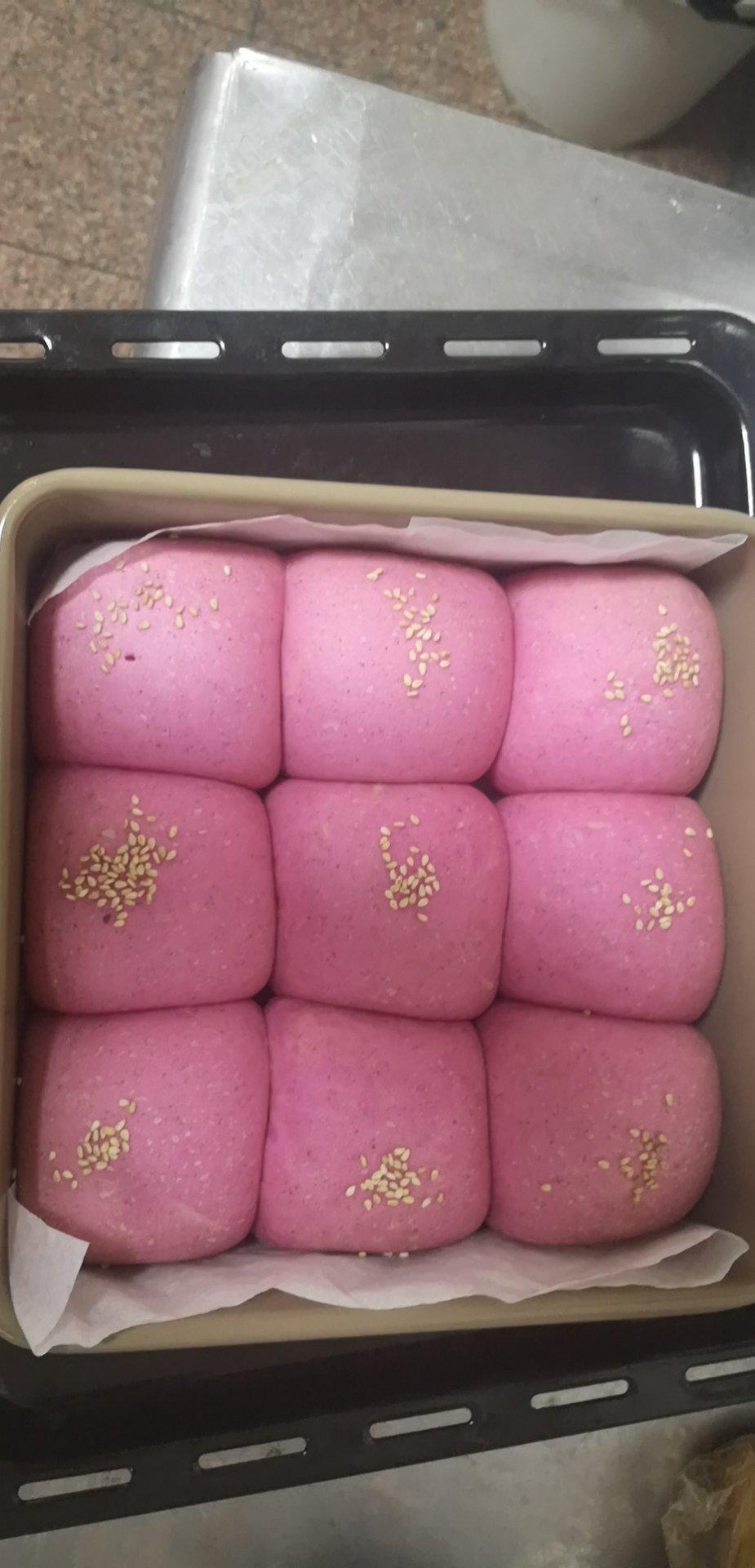 少女情怀总是吃hklf做的火龙果小餐包