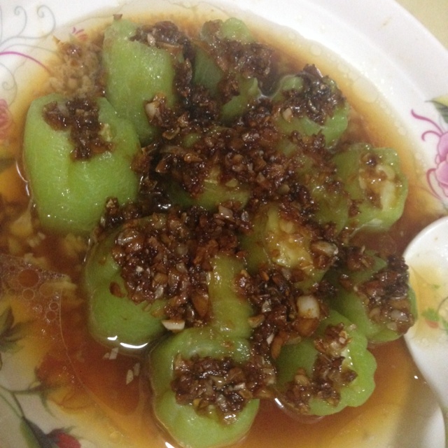 只需要五分钟就可以的美味蒜蓉蒸丝瓜