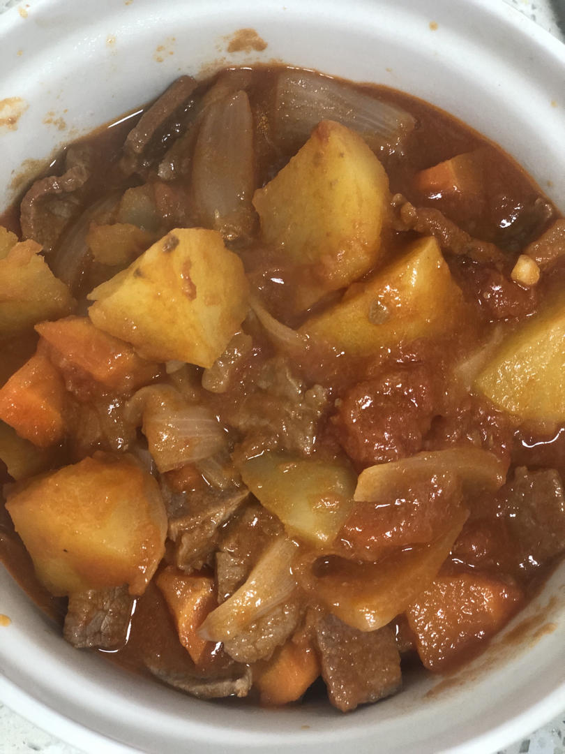 不加一滴水超美味的番茄土豆炖牛肉（懒人菜）
