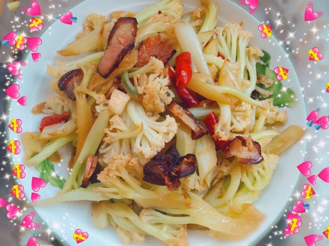腊肉炒有机花菜