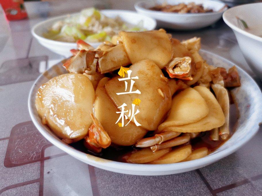 梭子蟹炒年糕～标准的江浙菜