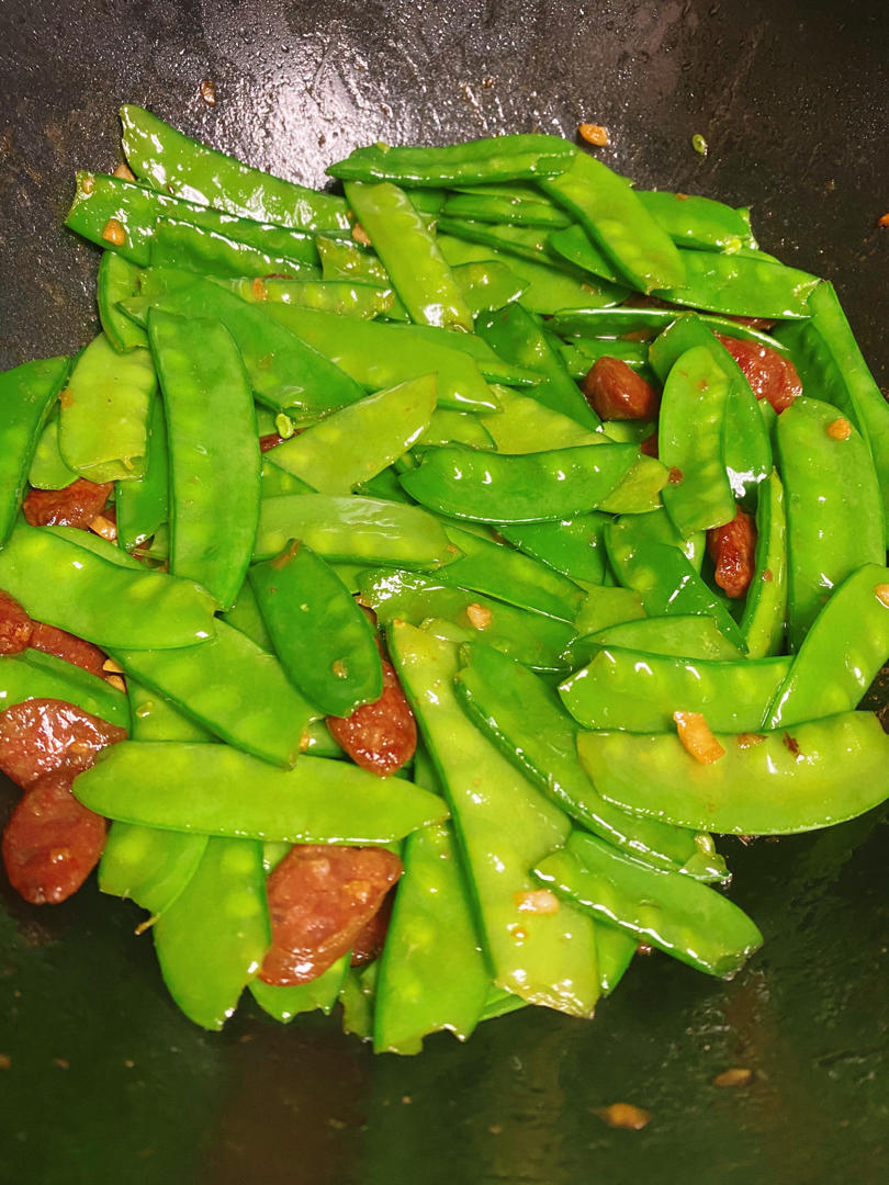 腊肠炒荷兰豆