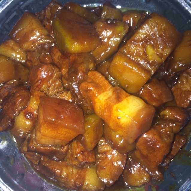 吃着碗里望着锅里的红烧肉