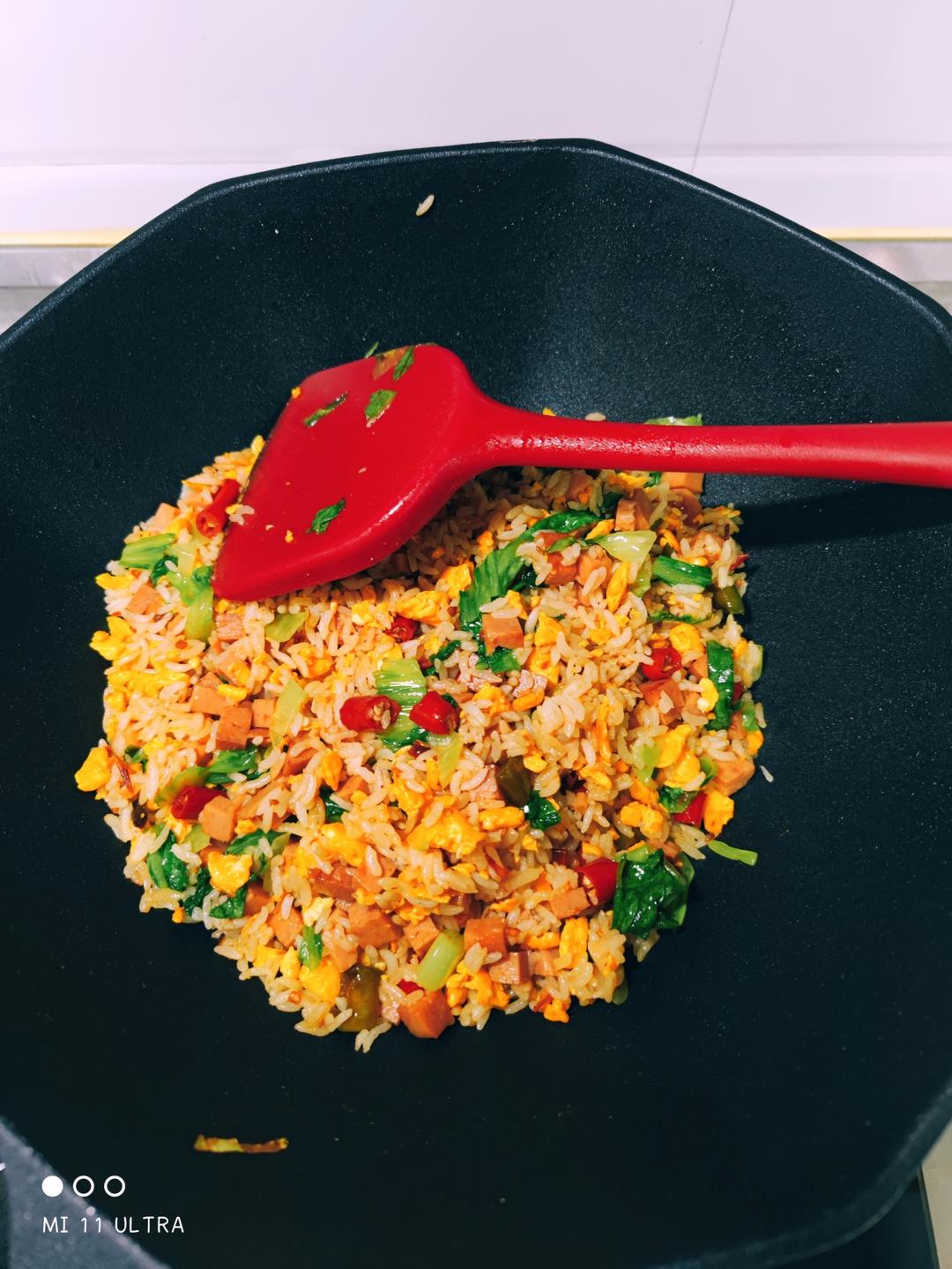 好吃到停不下来的酱油蛋炒饭