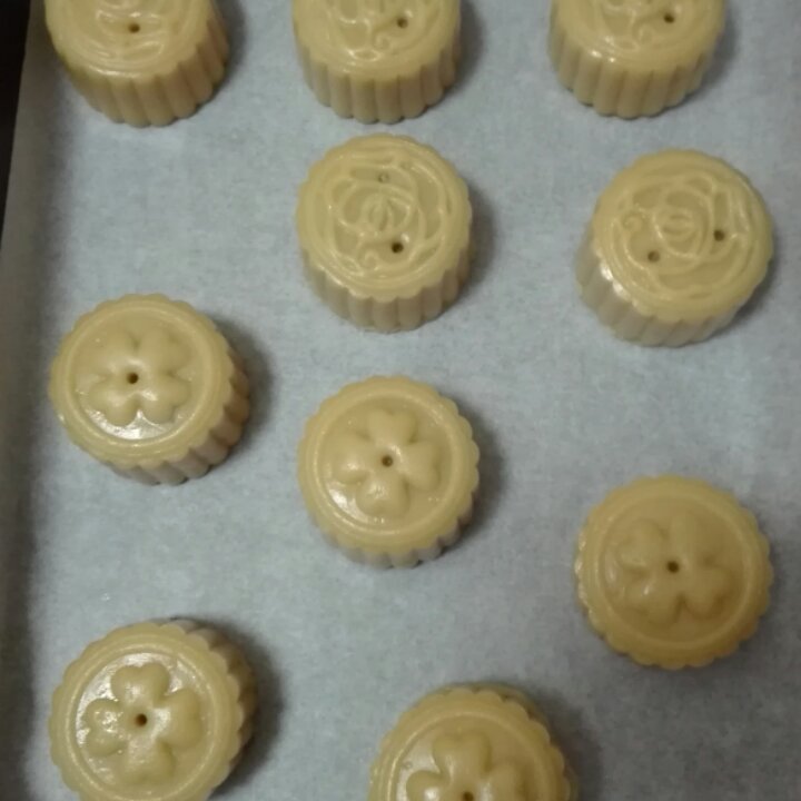 广式月饼—蛋黄莲蓉月饼