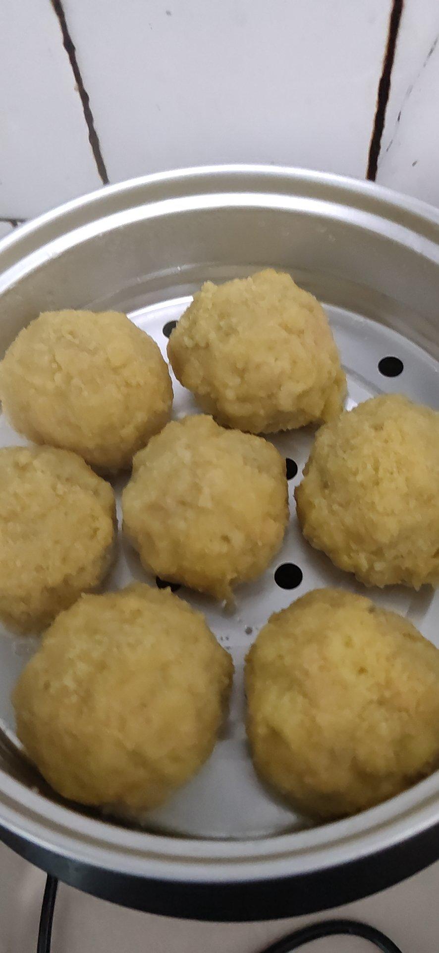 不用揉面不用发面的玉米面菜团子