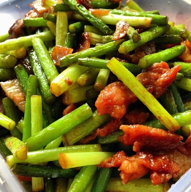 蒜苗炒肉丝