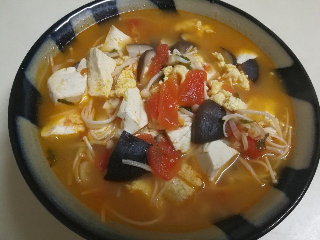 西红柿菌菇豆腐汤