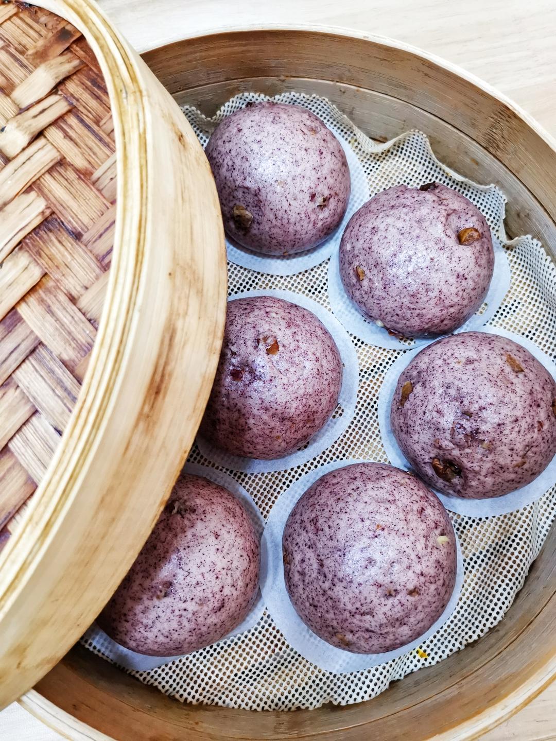 养生黑米核桃红枣馒头卷