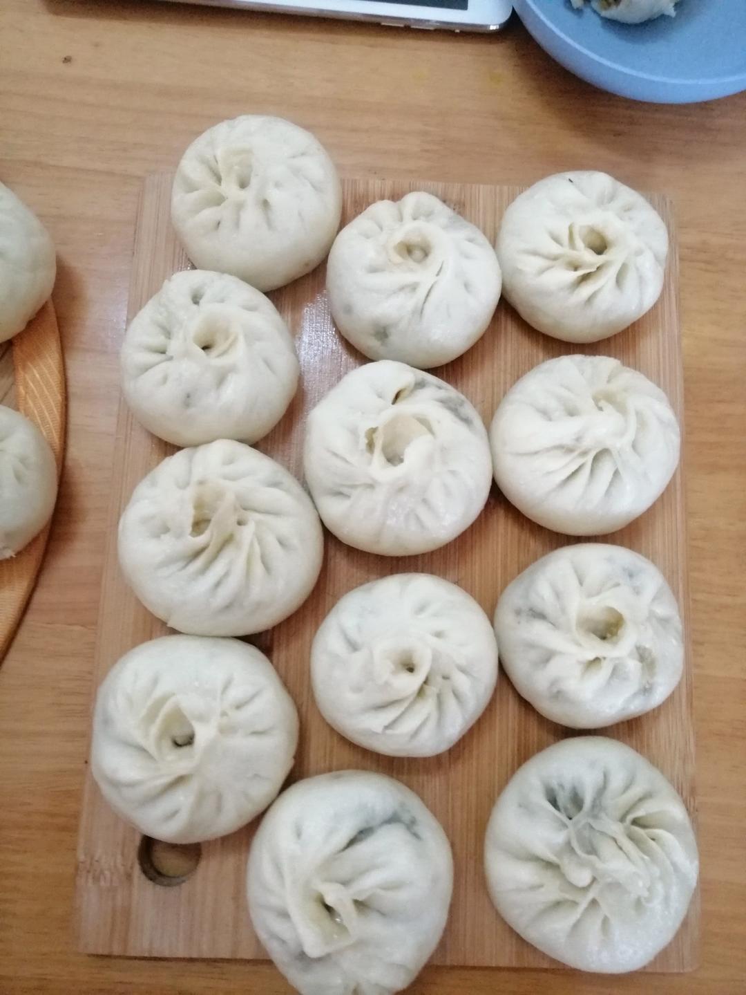 松软多汁的肉包子
