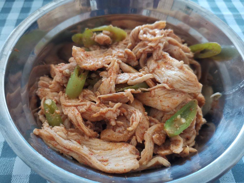 巨好吃的青椒炒鸡胸肉丝，超下饭