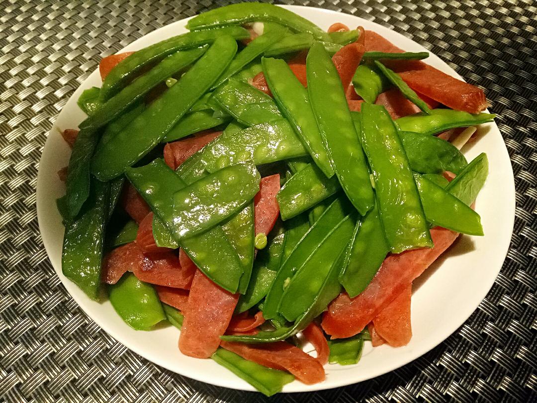 腊肠炒荷兰豆
